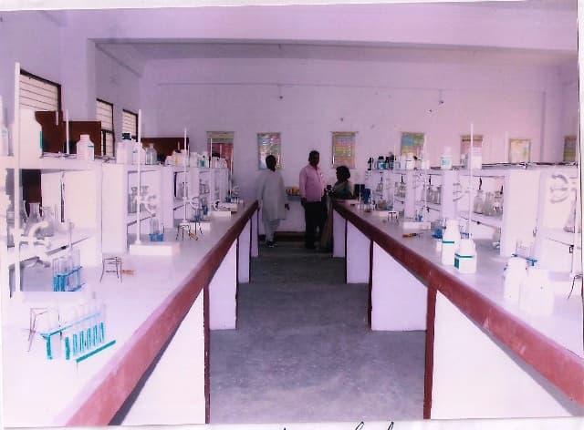 Pt. Raj Narayan Mishra Degree College Rae Bareli Infrastructure photo 1