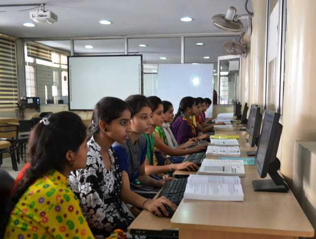 SR Govt College for Women Amritsar Facility photo 2