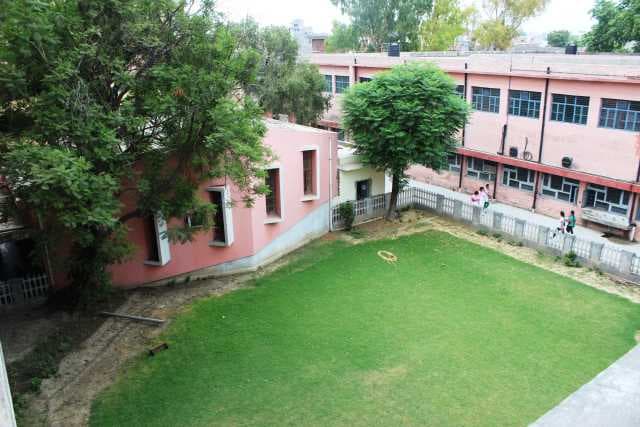SR Govt College for Women Amritsar Campus photo 1