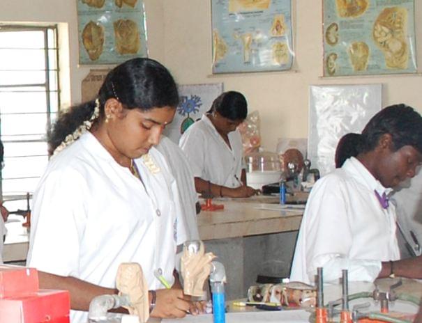 Jaya College of Paramedical Sciences, College of Pharmacy Thirunanravur Laboratory photo 2