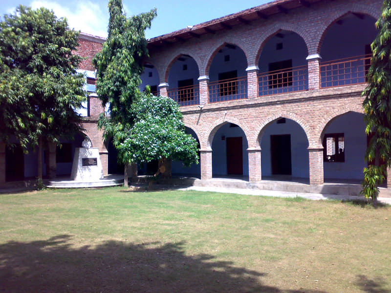Smt. Ramdulari College Mathura Buildings photo 2