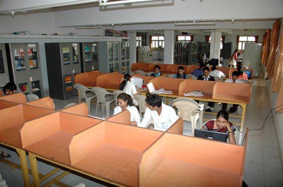 Shree Naranjibhai Lalbhai Patel College of Pharmacy Surat Infrastructure photo 8