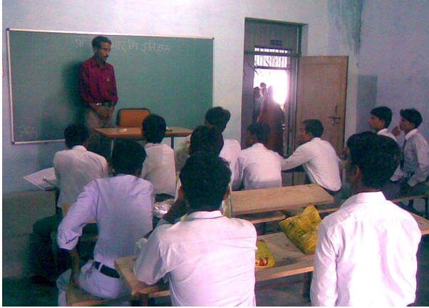 Surjan Devi Anusuiya Devi Degree College Lucknow Library and Classroom photo 8