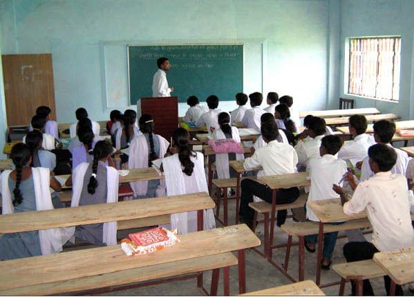 Surjan Devi Anusuiya Devi Degree College Lucknow Library and Classroom photo 4