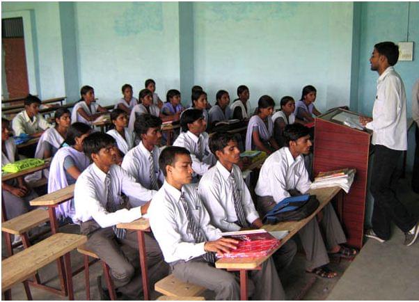 Surjan Devi Anusuiya Devi Degree College Lucknow Library and Classroom photo 6