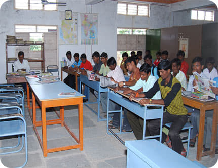 V.C.B. Education Society's Arts and Commerce College Raichur College Images photo 1