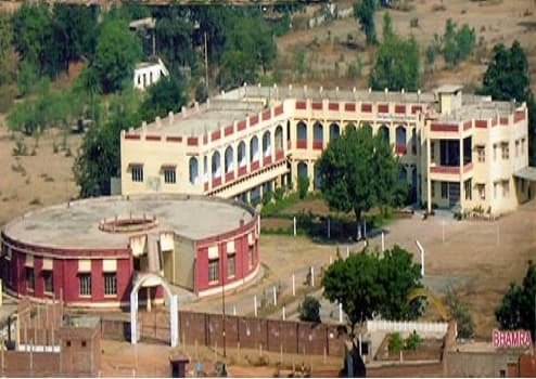 Shri Guru Harkishan Degree College Jhansi Campus photo 2