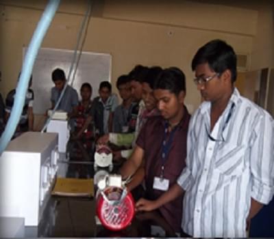 Vidhyadeep Institute of Management and Technology Surat Labs photo 2