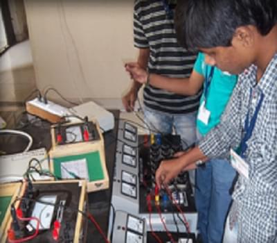 Vidhyadeep Institute of Management and Technology Surat Labs photo 3