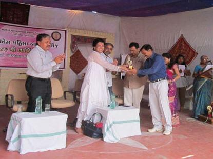 UTS Mahila Arts College Nadiad Extra Curriculars photo 1