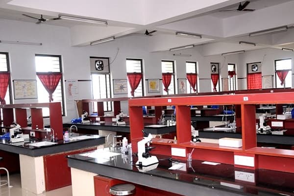 Preclinical & Paraclinical Laboratories