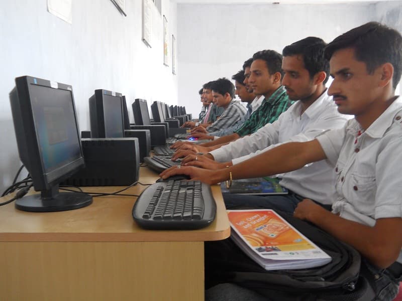 SRET College of Pharmacy Hamirpur Facility photo 1
