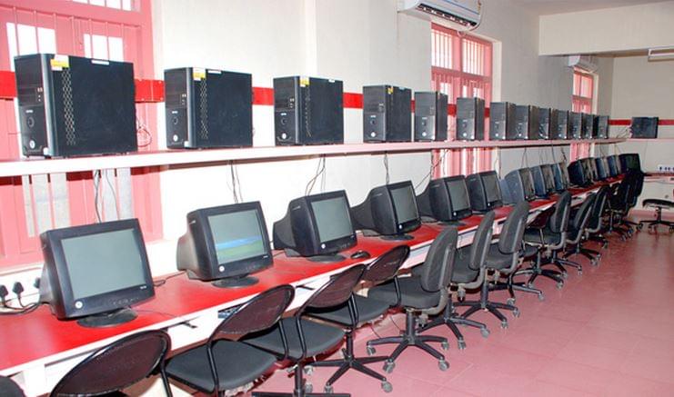 Shree H N Shukla College of IT and Management Rajkot Academic Building photo 4