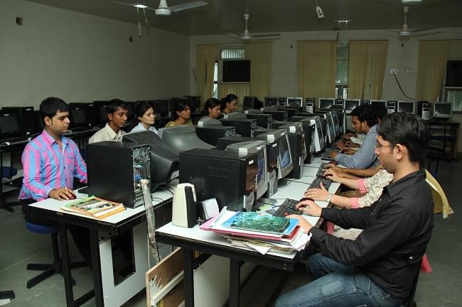 S. K. Patel Institute of Management & Computer Studies Gandhinagar Infrastructure photo 3