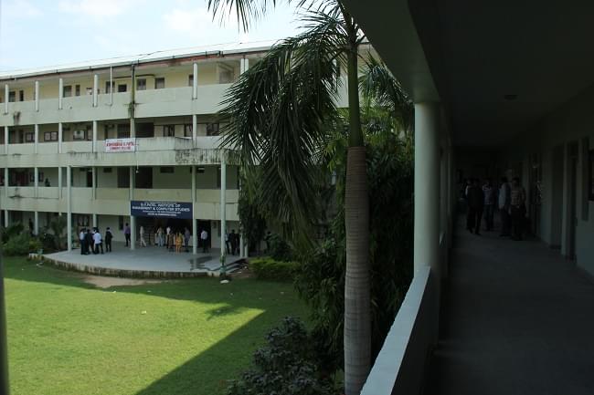 S. K. Patel Institute of Management & Computer Studies Gandhinagar Campus photo 6
