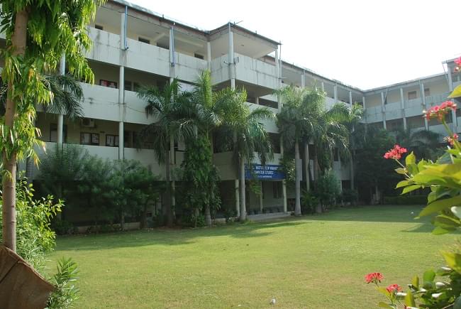 S. K. Patel Institute of Management & Computer Studies Gandhinagar Campus photo 9