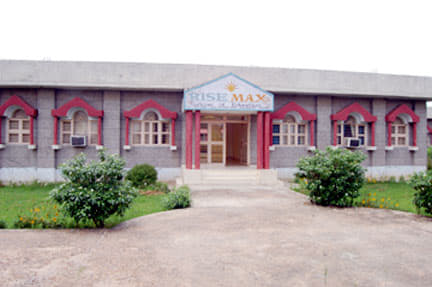 Rise Max College of Education Ballabgarh Buildings photo 1