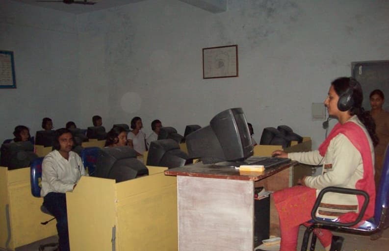 Sachdeva Institute of Education Mathura Labs photo 3