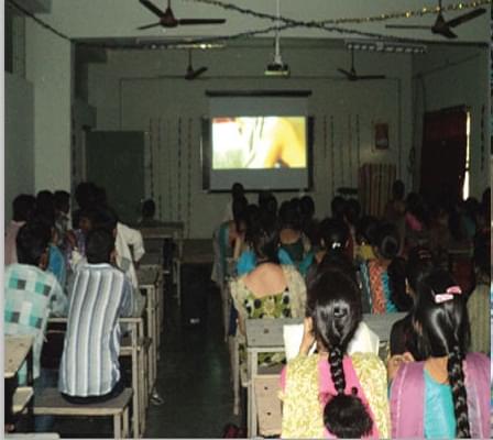 Smt. J.J. Kundalia Graduate Teachers College Rajkot Labs photo 1