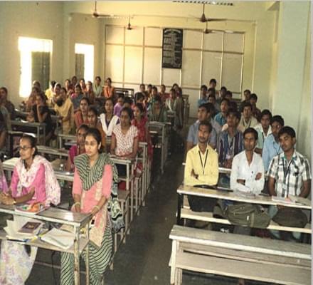 Smt. J.J. Kundalia Graduate Teachers College Rajkot Classroom photo 1