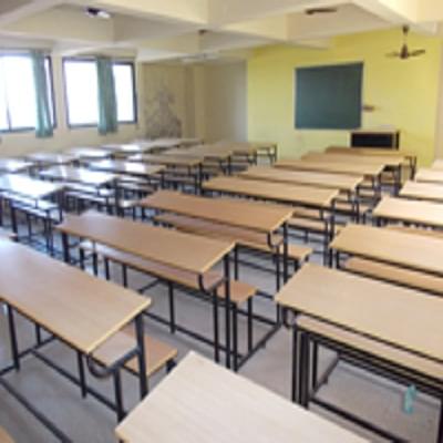 Smt. R.D. Gardi College of Education Rajkot Classroom photo 2