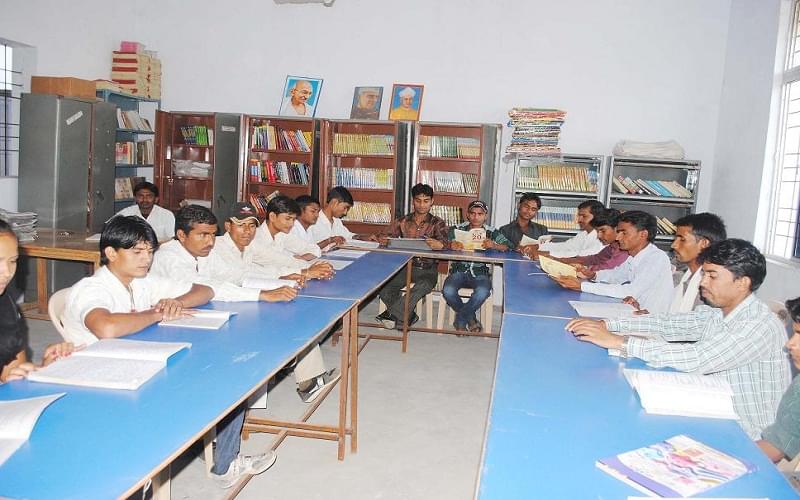 Srajan Mahavidhyalaya, Loundi Chhatarpur Library photo 1