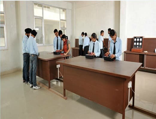 MK School of Engineering and Technology Amritsar Labs photo 2