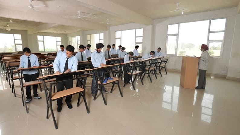 MK School of Engineering and Technology Amritsar Labs photo 4
