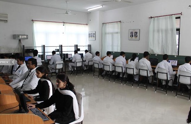 Teerthanker Mahaveer University, College of Pharmacy Moradabad Campus photo 2