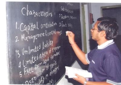 Smt MT Dhamsania College of Commerce Rajkot Infrastructure photo 4