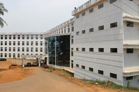 KMCT Kozhikode Building photo 1