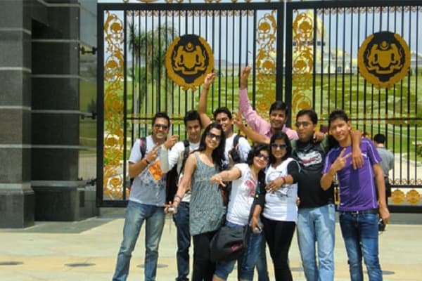 AKS Institute of Management Excellence Noida Campus photo 2