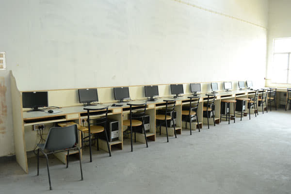 Vidya Bhavan College of Pharmacy Kanpur laboratory and Library photo 8