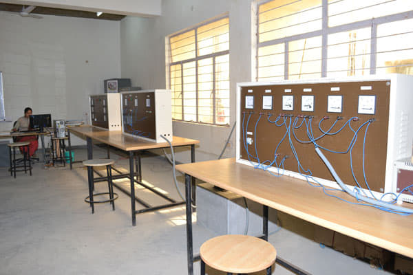 Vidya Bhavan College of Pharmacy Kanpur laboratory and Library photo 11