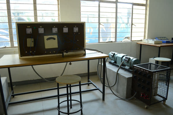 Vidya Bhavan College of Pharmacy Kanpur laboratory and Library photo 12