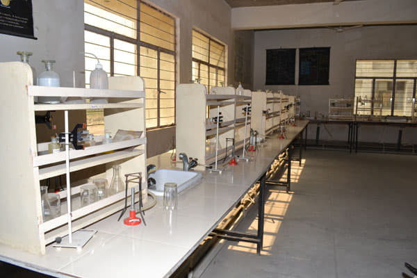 Vidya Bhavan College of Pharmacy Kanpur laboratory and Library photo 5