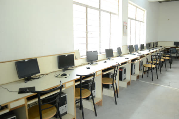 Vidya Bhavan College of Pharmacy Kanpur laboratory and Library photo 6