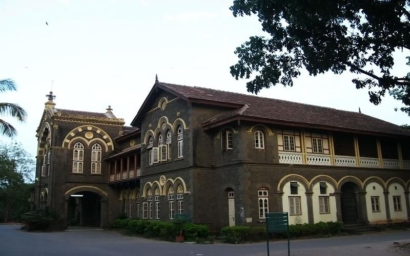 Fergusson College Pune Academic Building photo 2