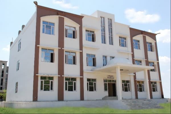 Guru Kashi University Bathinda Academic Building photo 3