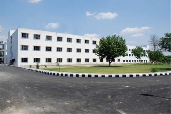 Guru Kashi University Bathinda Academic Building photo 8