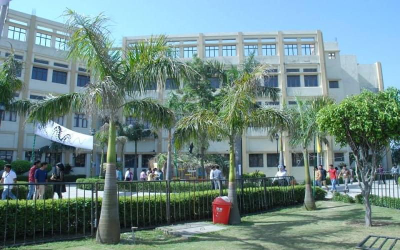 Baddi University of Emerging Sciences and Technologies Academic Building photo 8