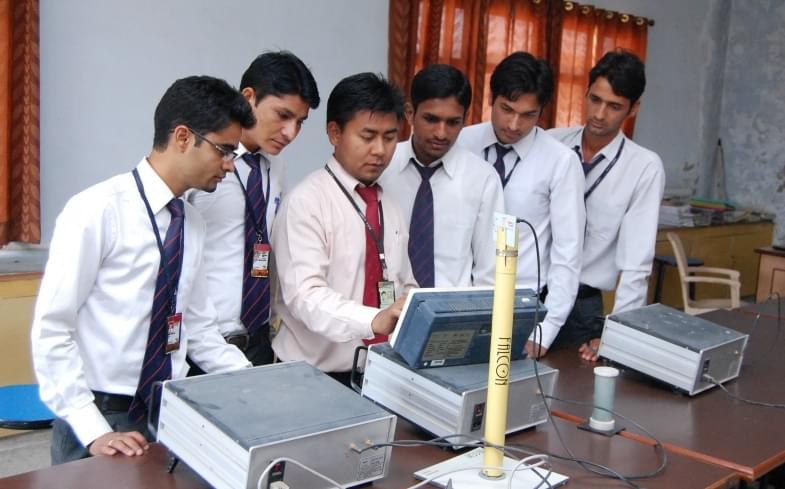 Bhagwant University Ajmer Laboratory and library photo 7