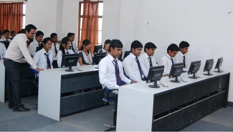 Bhagwant University Ajmer Laboratory and library photo 3