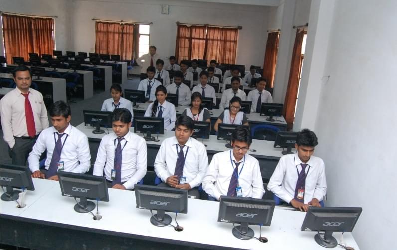 Bhagwant University Ajmer Laboratory and library photo 4