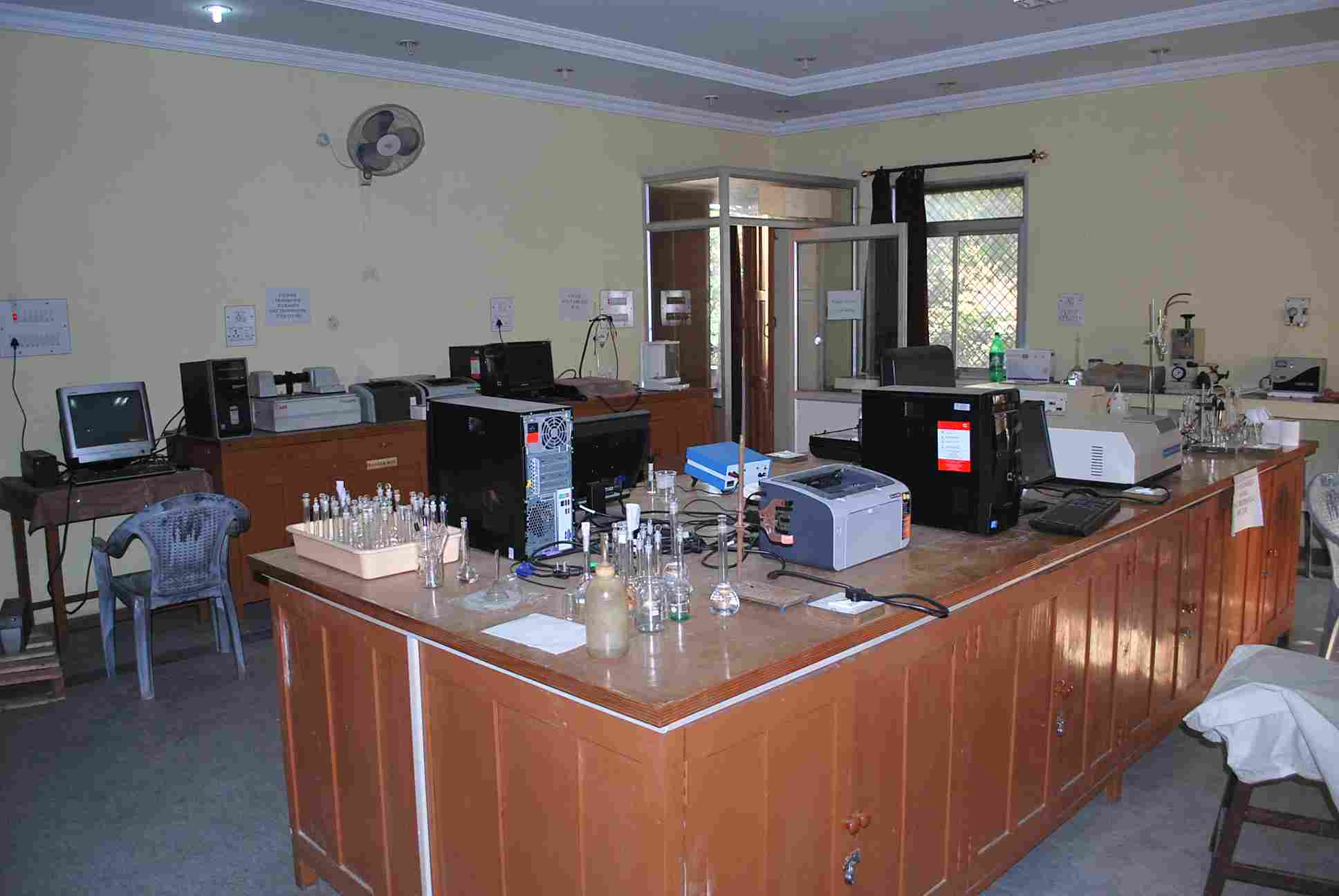 Allahabad University Academic Building photo 1