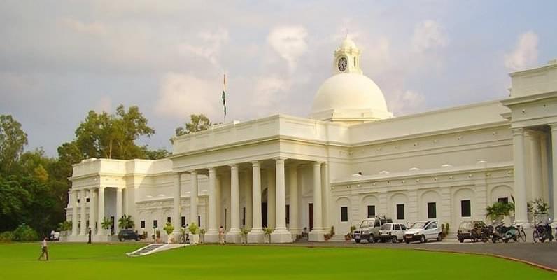 IIT Roorkee Academic Building photo 1