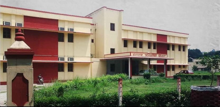 IIT BHU Academic Building photo 18