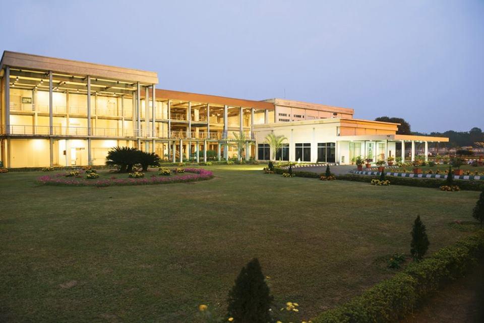 OP Jindal University School Of Engineering Raigarh Academic Building photo 2