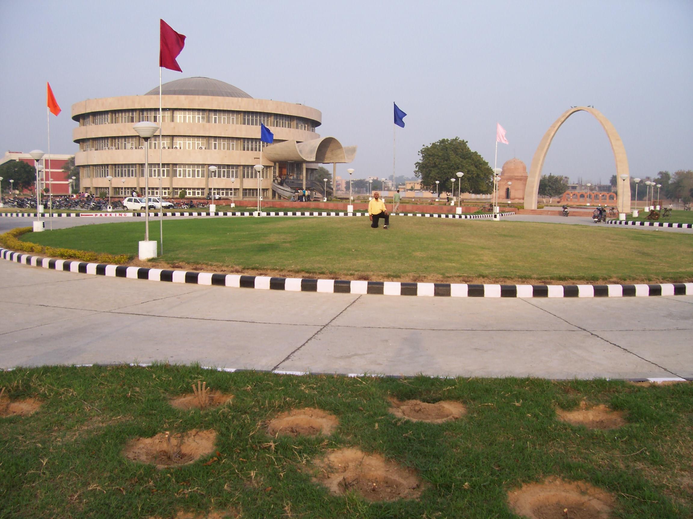 Directorate of Distance Education, Guru Jambheshwar University of Science & Technology Hisar Campus photo 2