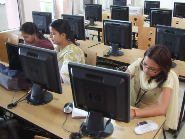 Shobhit University Meerut Laboratories photo 8